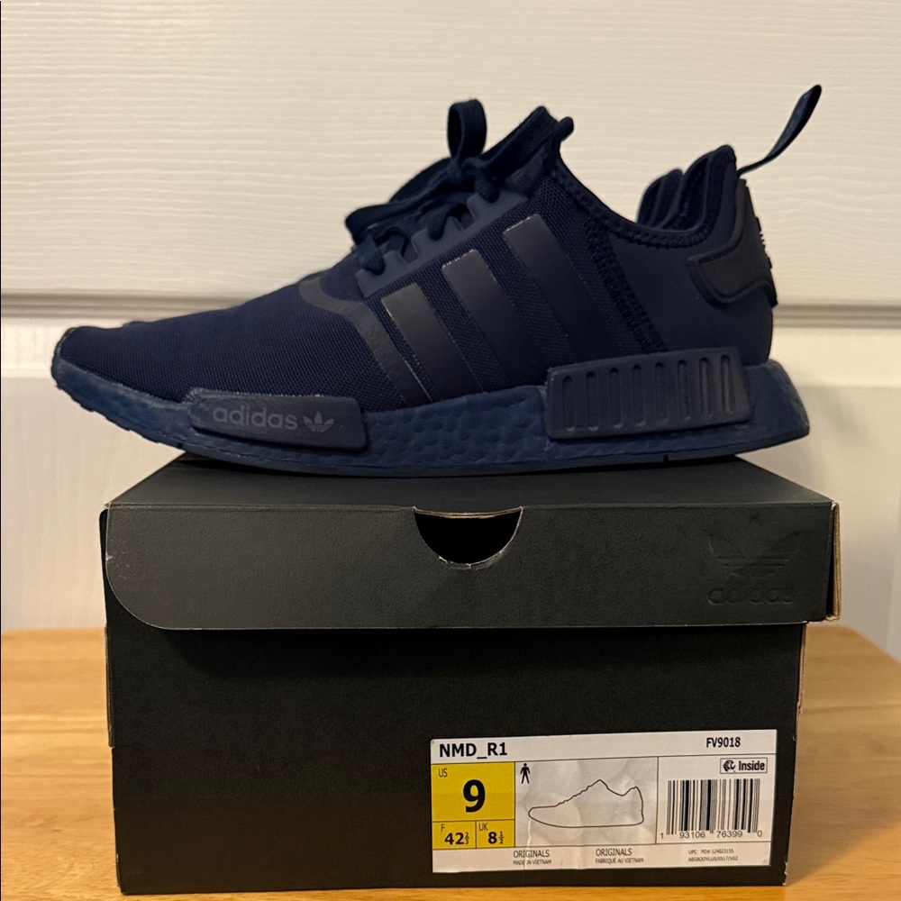 Adidas Men’s NMD_R1 Navy Sneakers - Gently worn/Smoke & Pet Free